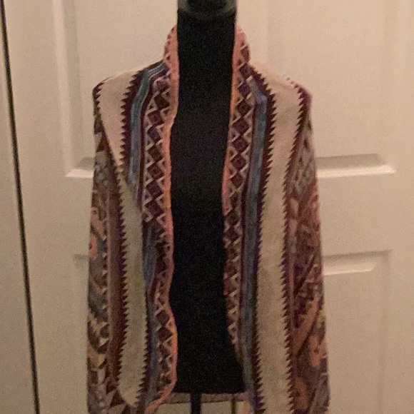 🧣NWT Aztec Design Oversized Scarf Closet Must Have 🧣 - Picture 1 of 11
